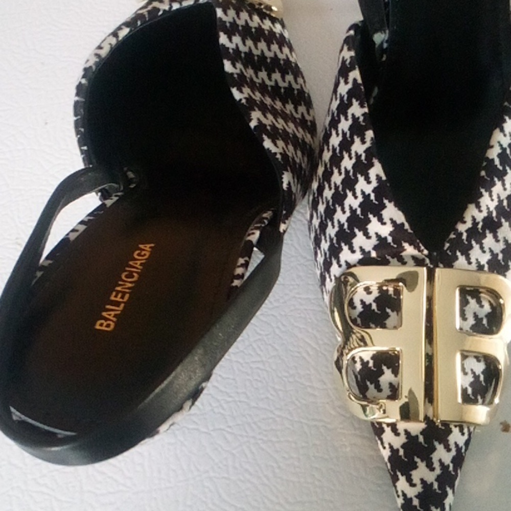 Shoes - Picture 2 of 3